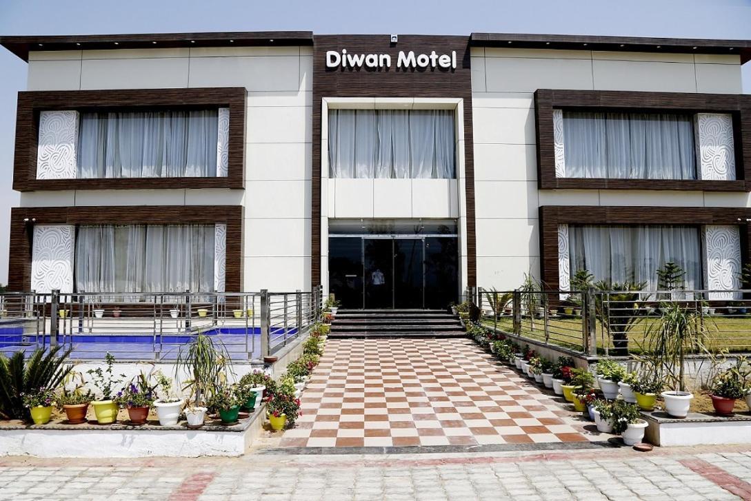 Diwan Hotel And Restaurant Surkhi Exterior photo