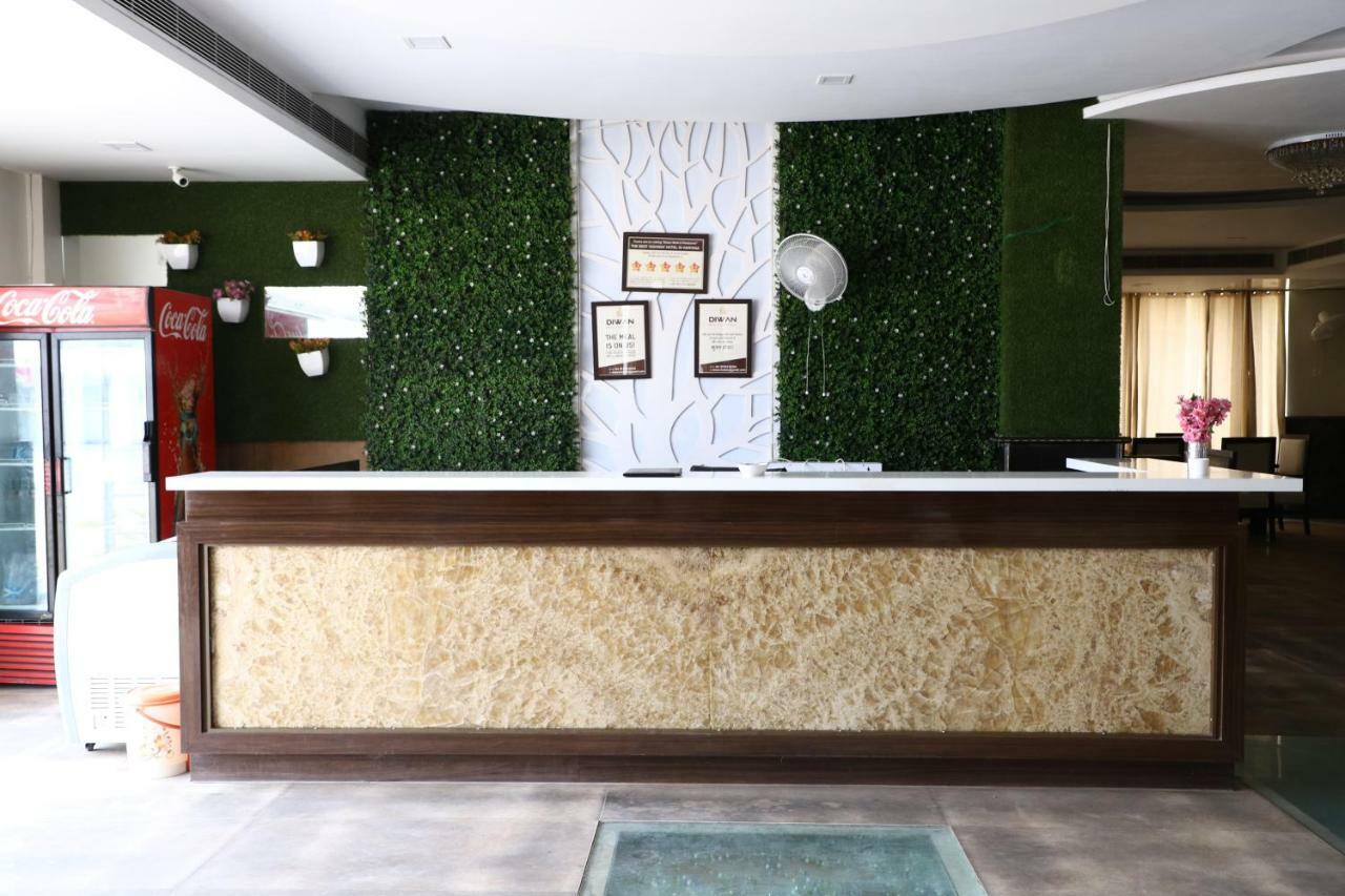 Diwan Hotel And Restaurant Surkhi Exterior photo