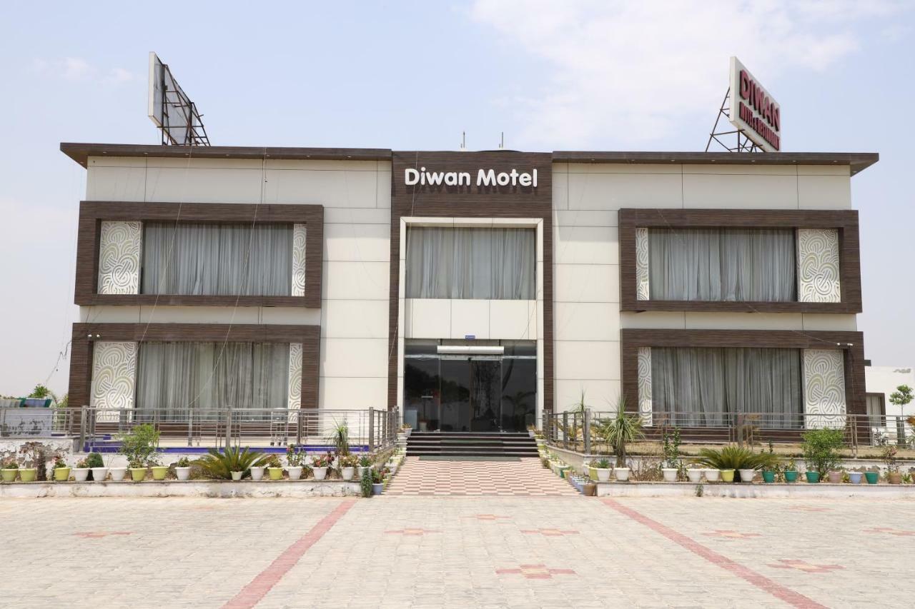 Diwan Hotel And Restaurant Surkhi Exterior photo